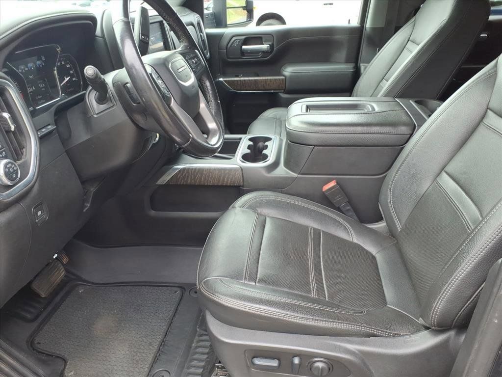 Used 2022 GMC Sierra 3500 Denali w/ Denali Black Diamond Edition AWD/4WD image 11