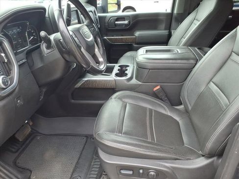 Used 2022 GMC Sierra 3500 Denali w/ Denali Black Diamond Edition AWD/4WD image 11