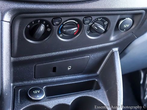 Used 2015 Ford Transit 150 XLT RWD image 17