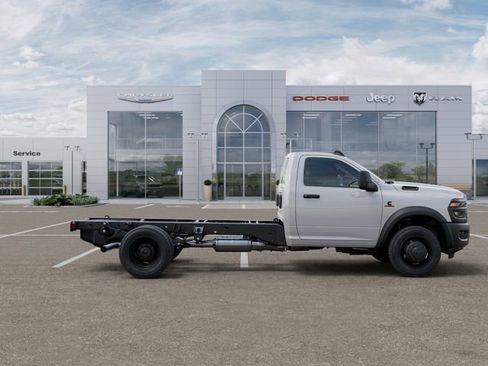 New 2025 RAM 5500 Tradesman AWD/4WD image 21