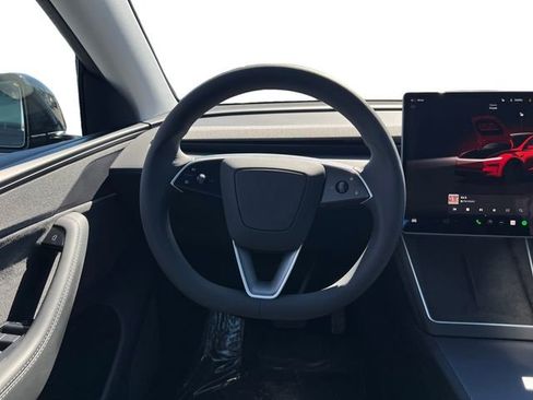 Used 2026 Tesla Model Y 2WD image 15