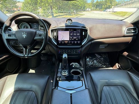 Used 2021 Maserati Ghibli S RWD image 23