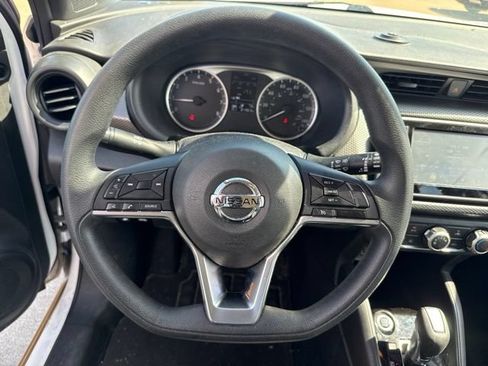 Used 2020 Nissan Kicks S FWD image 14