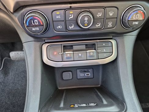 Used 2021 GMC Acadia Denali w/ Denali Technology Package FWD image 30