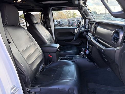 Used 2022 Jeep Wrangler Unlimited Sport w/ Sun And Sound Package image 25