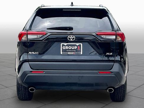 Used 2024 Toyota RAV4 XLE FWD image 5