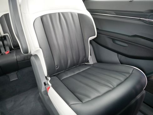 Certified 2024 Kia EV9 GT-Line AWD/4WD image 14