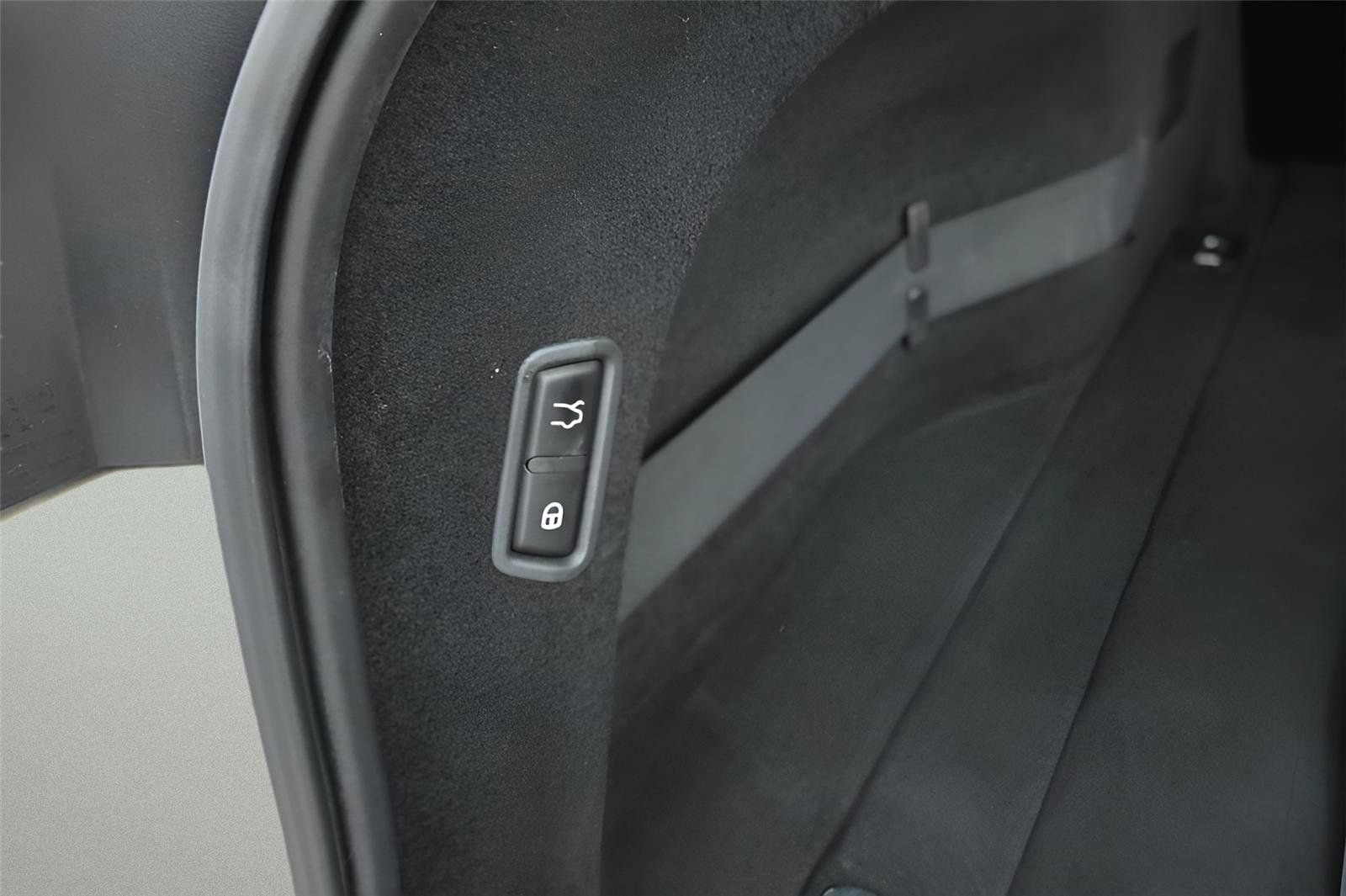 Used 2019 Maserati Levante AWD/4WD image 17