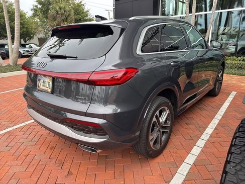 Used 2025 Audi Q5 Premium image 8