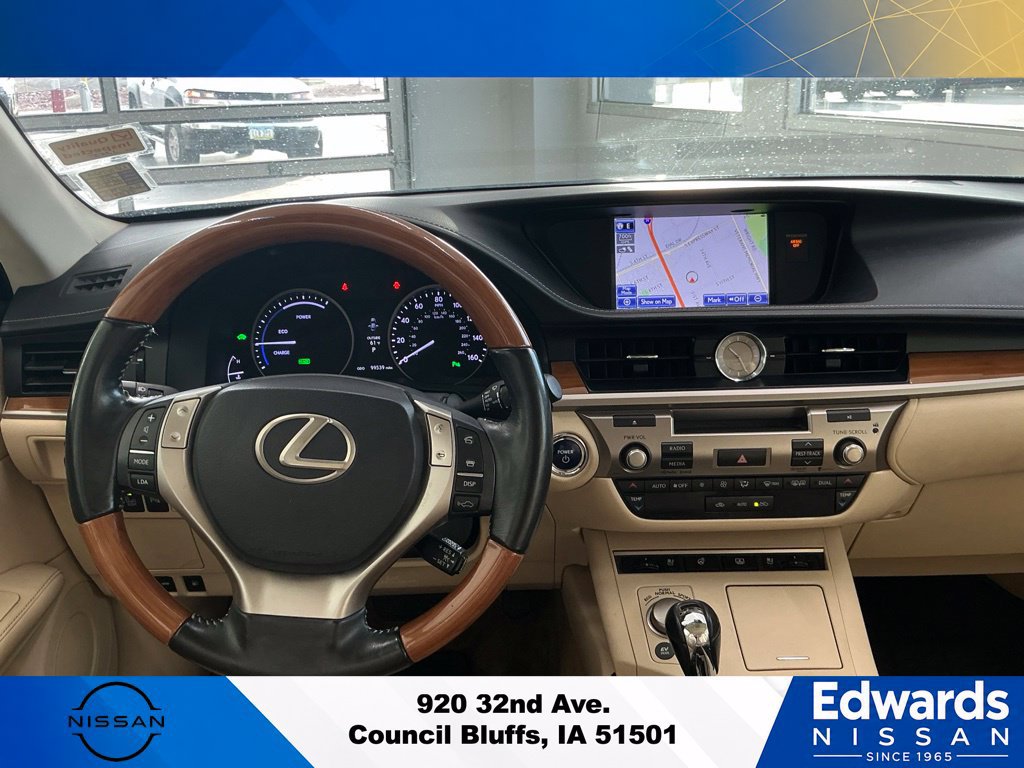 Used 2014 Lexus ES 300h w/ Luxury Package w/Bamboo Trim FWD image 15