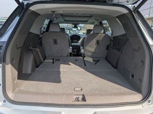 Used 2020 Chevrolet Traverse Premier image 30