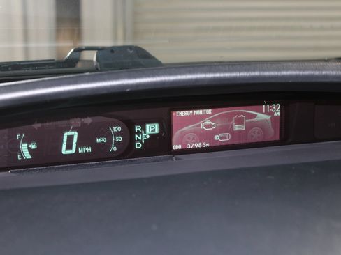 Used 2013 Toyota Prius Two FWD image 11
