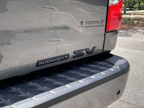 Used 2023 Nissan Titan SV w/ SV Convenience Package RWD image 21