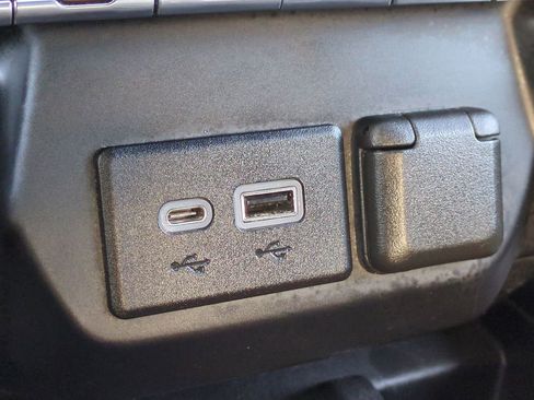 Used 2021 Chevrolet Silverado 1500 High Country w/ Technology Package image 38