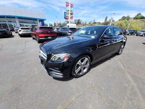 Used 2020 Mercedes-Benz E 350 Sedan image 4