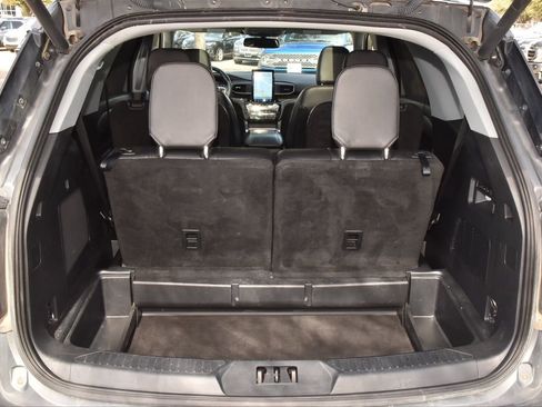 Used 2023 Ford Explorer Limited w/ Limited Technology Package image 37