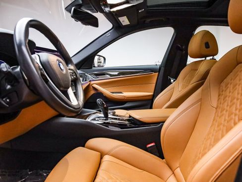 Certified 2023 BMW 530e w/ Convenience Package image 19