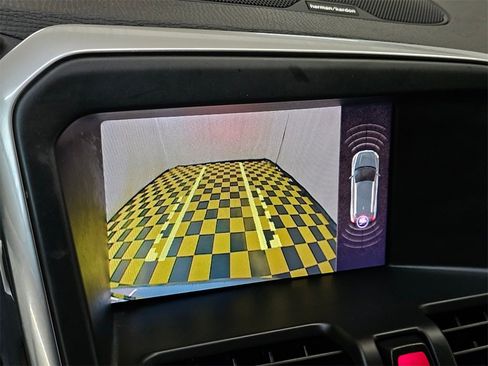 Used 2017 Volvo XC60 T5 Inscription w/ Advanced Package image 28