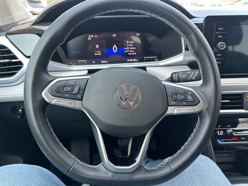 Used 2026 Volkswagen Taos SE AWD/4WD image 23