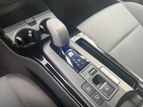 Used 2025 Toyota Prius LE image 37