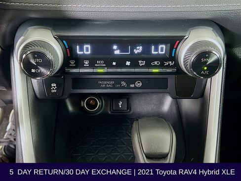 Used 2021 Toyota RAV4 XLE AWD/4WD image 19