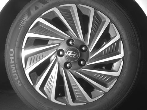 Used 2025 Hyundai Sonata SEL FWD image 13