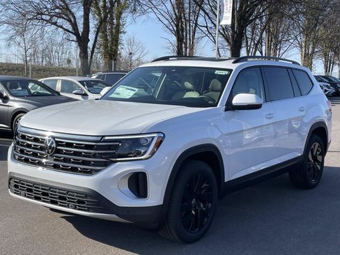 New 2026 Volkswagen Atlas SE FWD image 3
