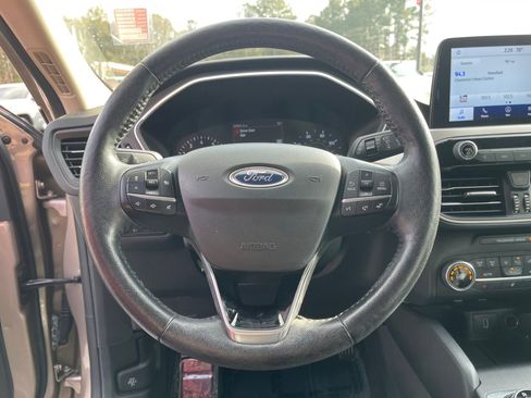 Used 2020 Ford Escape SEL image 16