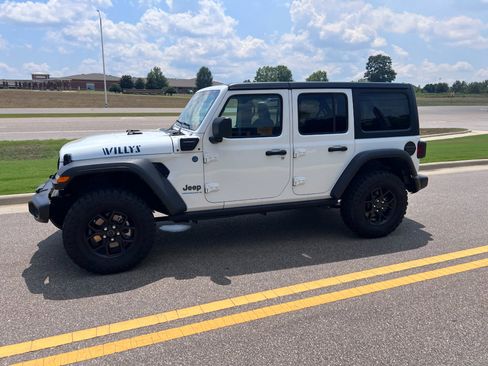 Certified 2025 Jeep Wrangler Unlimited Sport S 4xe AWD/4WD image 8