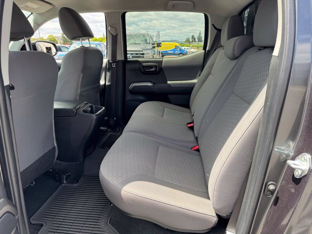 Used 2022 Toyota Tacoma SR5 AWD/4WD image 25