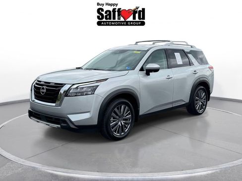 Used 2025 Nissan Pathfinder SL w/ SL Premium Package FWD image 1