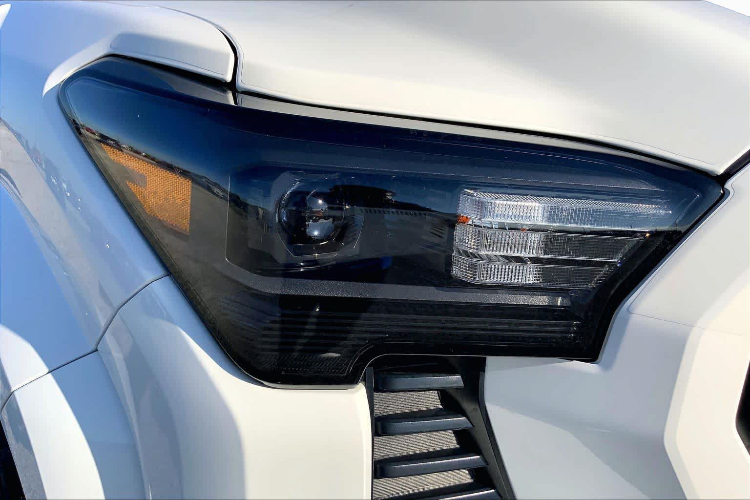 Certified 2026 Toyota Tacoma SR5 AWD/4WD image 27