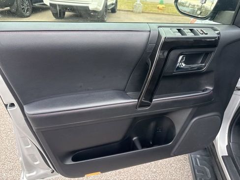 Used 2024 Toyota 4Runner TRD Off-Road Premium image 23