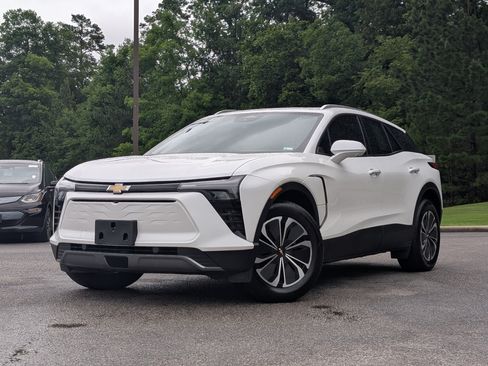 Used 2024 Chevrolet Blazer EV LT AWD/4WD image 4