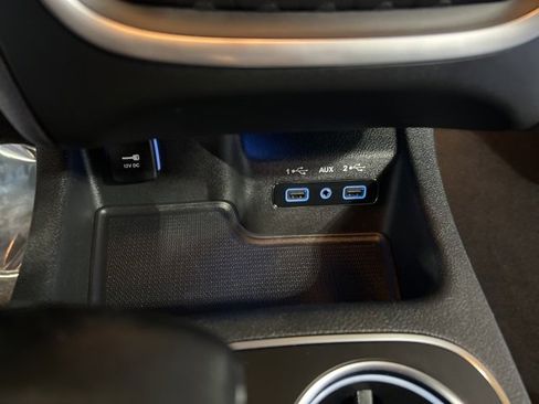 Used 2020 Dodge Durango SXT image 24