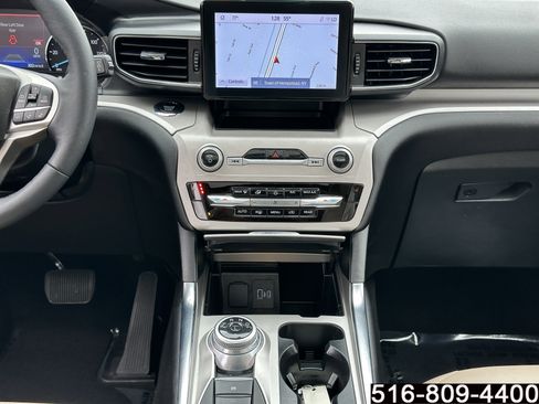 Used 2023 Ford Explorer XLT w/ Equipment Group 202A AWD/4WD image 17