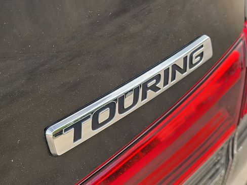 Used 2022 Honda Civic Touring image 10