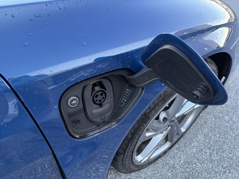 Used 2022 Audi e-tron GT Prestige image 29