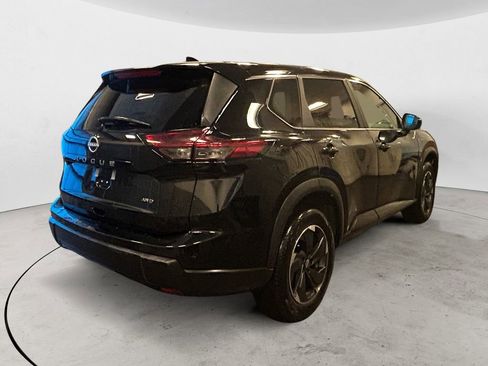 Used 2026 Nissan Rogue SV AWD/4WD image 6