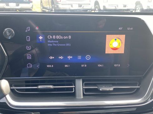 Used 2024 Chevrolet Trax RS w/ Sunroof Package image 35