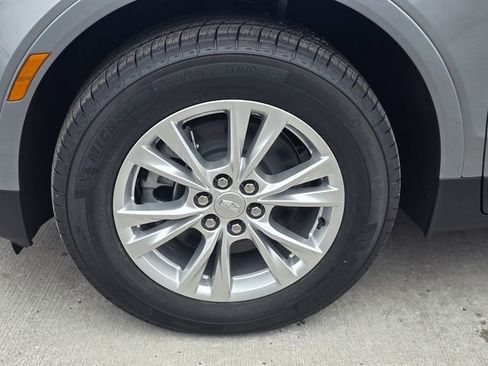 New 2026 Cadillac XT5 Luxury image 9