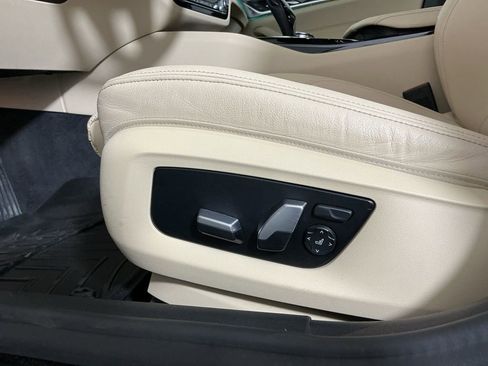 Used 2021 BMW 540i w/ Convenience Package image 20