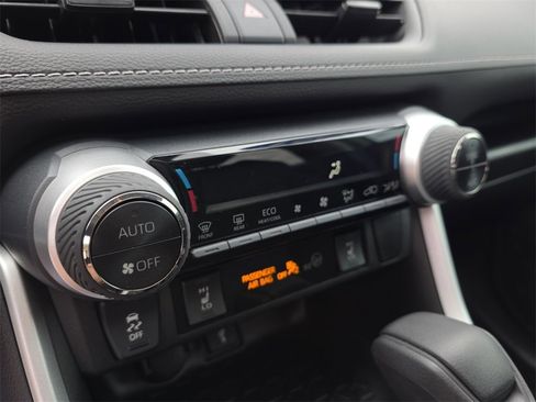 Used 2021 Toyota RAV4 XLE w/ Convenience Package image 25