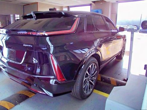 Certified 2024 Cadillac Lyriq Sport AWD/4WD image 3