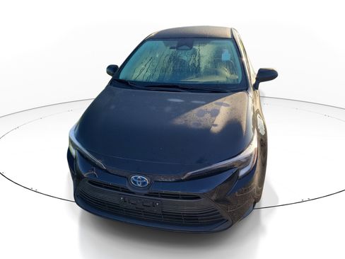 Used 2023 Toyota Corolla LE AWD/4WD image 2