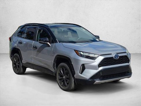 Used 2023 Toyota RAV4 XSE AWD/4WD image 3