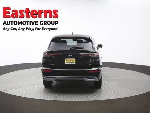 Used 2025 Mitsubishi Outlander SE AWD/4WD image 39