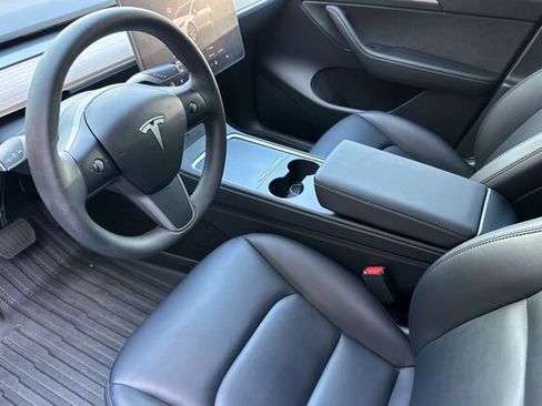 Used 2024 Tesla Model Y Long Range AWD/4WD image 7
