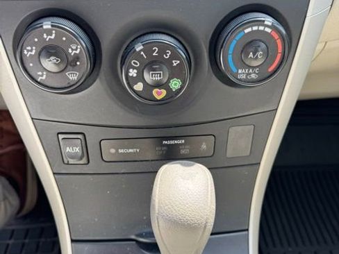 Used 2009 Toyota Corolla LE FWD image 9