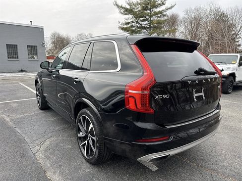Used 2021 Volvo XC90 T6 Momentum w/ Climate Package image 4